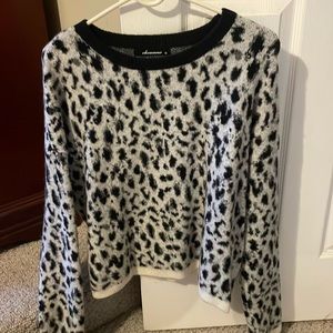 Olivaceous cheetah print sweater